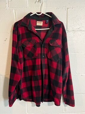 Wrangler Red & Black Buffalo Plaid Button-Up Shirt